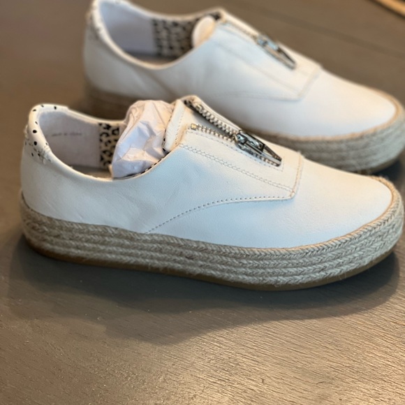 Dolce Vita Traes - Picture 6 of 7